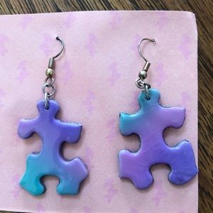 Sale!Gorgeous puzzle airbrush earrings